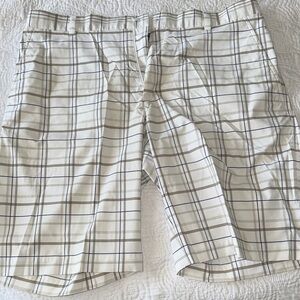 Nike Men's Cream Plaid Flat Front Shorts